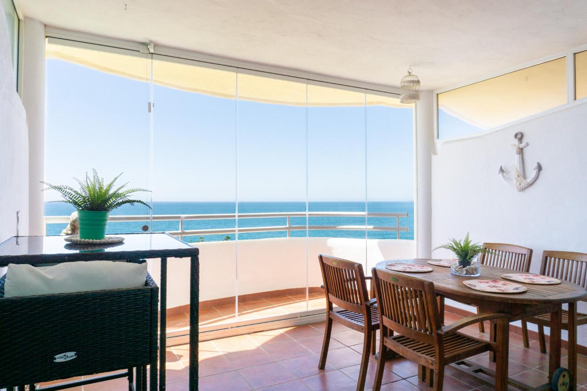 Endless Sea View Apartment